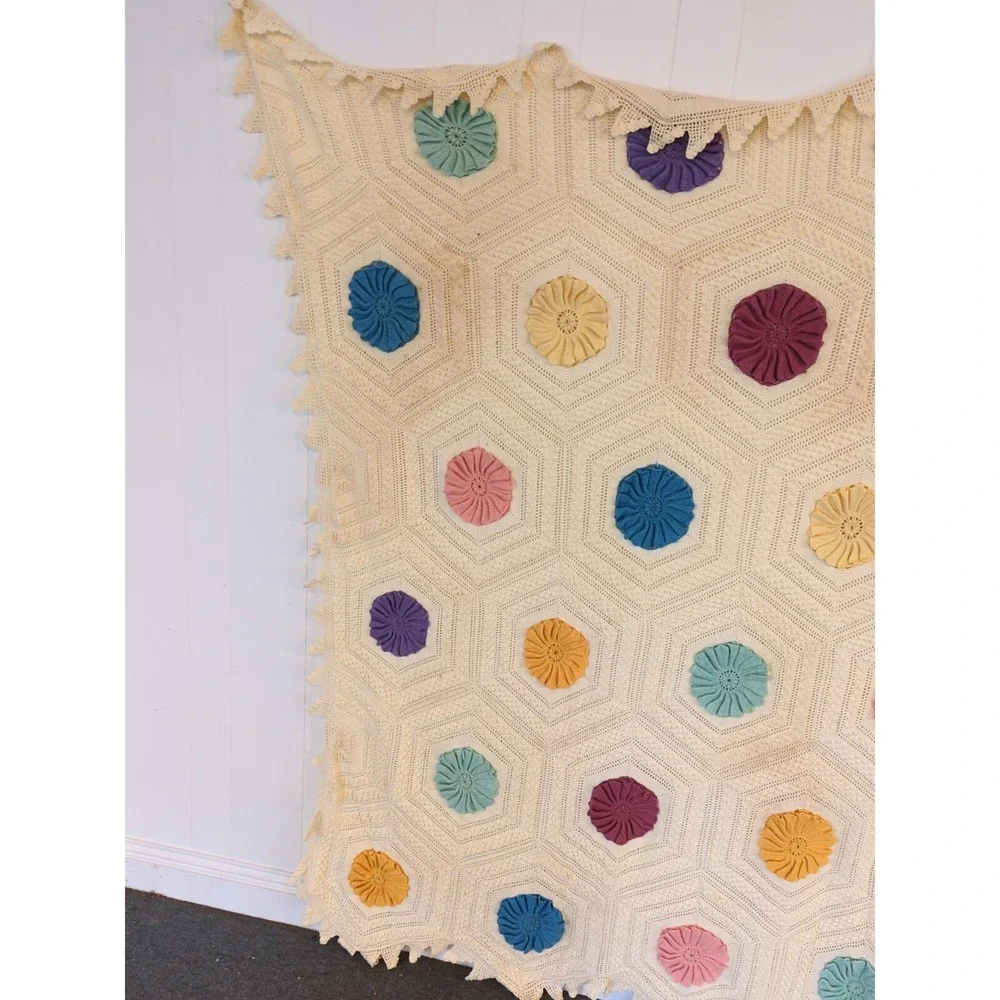 Antique Gorgeous Vintage Crochet Knitted Bed Spread Coverlet Scalloped Edges F/Q